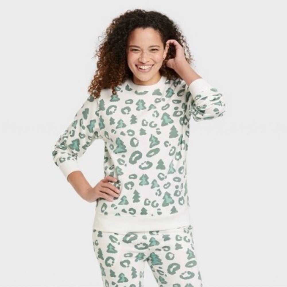 Mighty Fine Womens Leopard Christmas Tree Lounge Set Green Cream Small SM